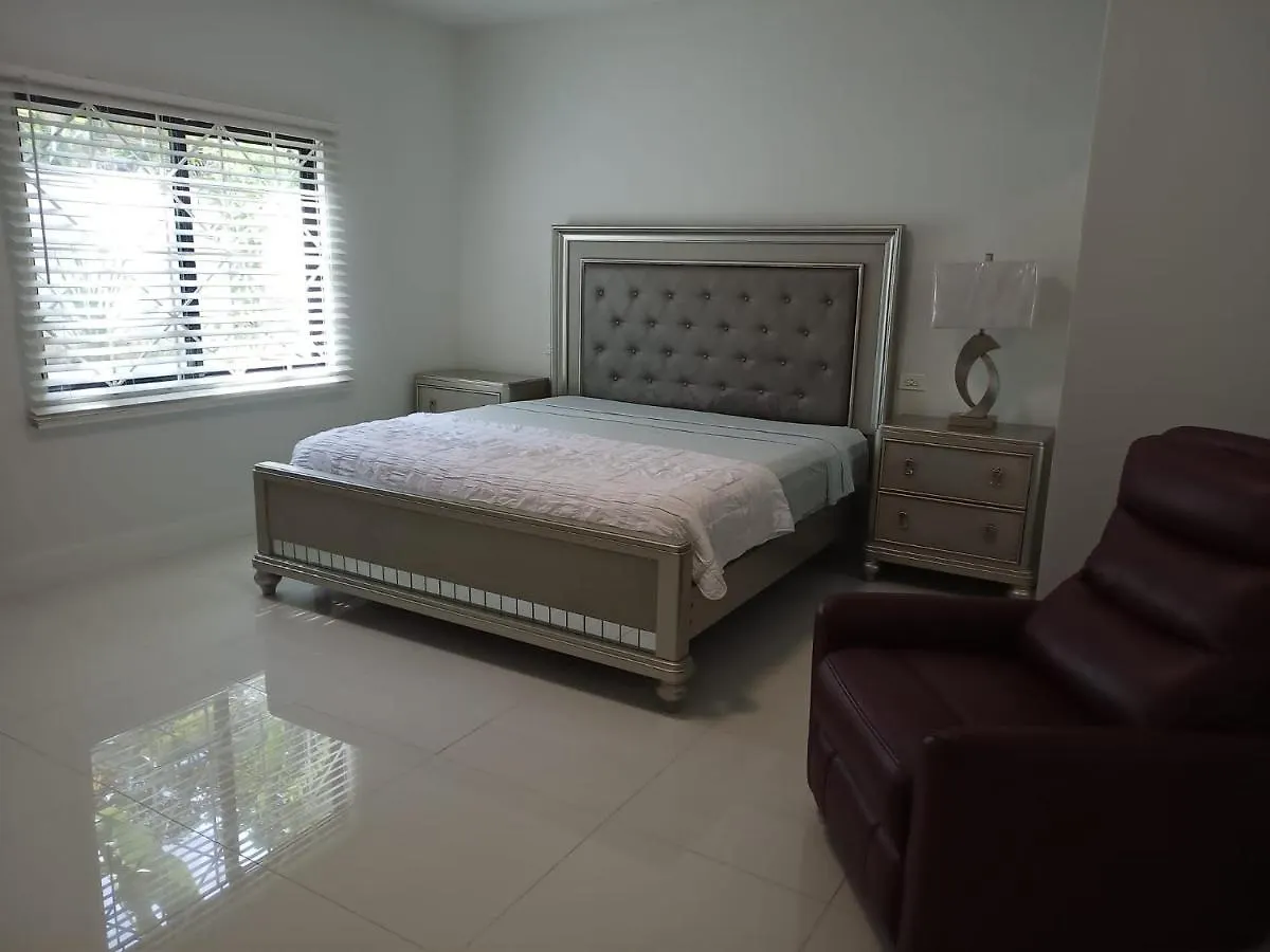 Luxury 2 Bedroom Rooftop Pool View Unit #3 Falmouth
