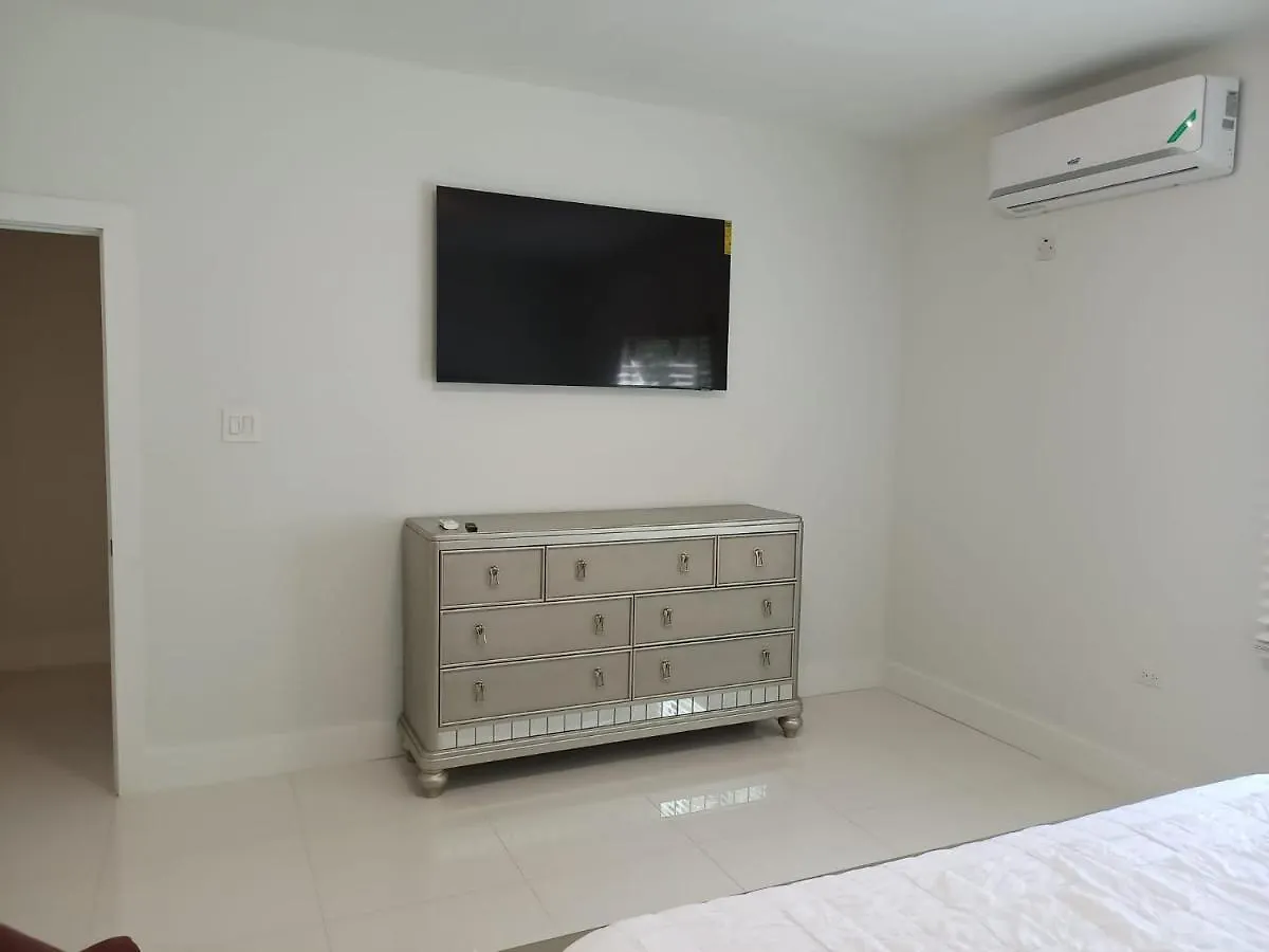 Luxury 2 Bedroom Rooftop Pool View Unit #3 Falmouth Villa