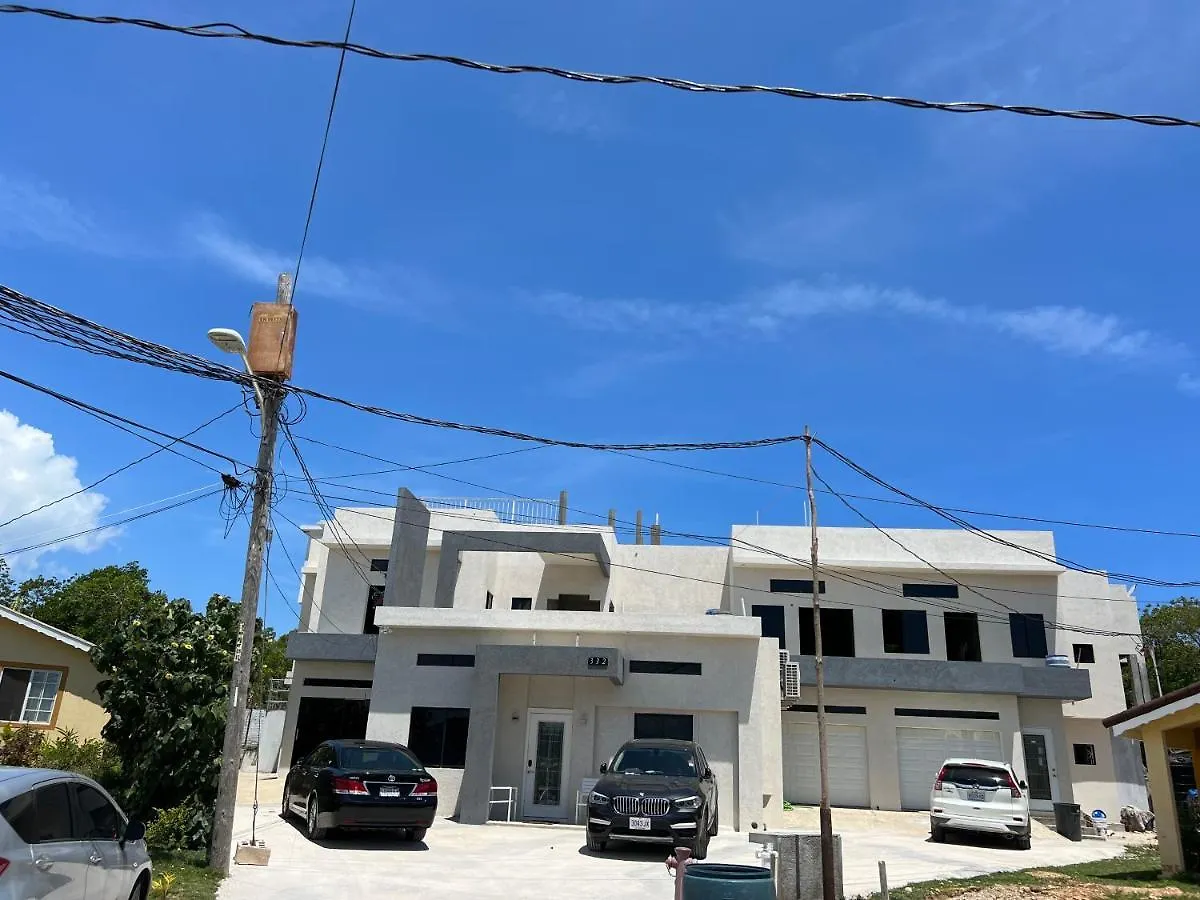 Villa Luxury 2 Bedroom Rooftop Pool View Unit #3 Falmouth