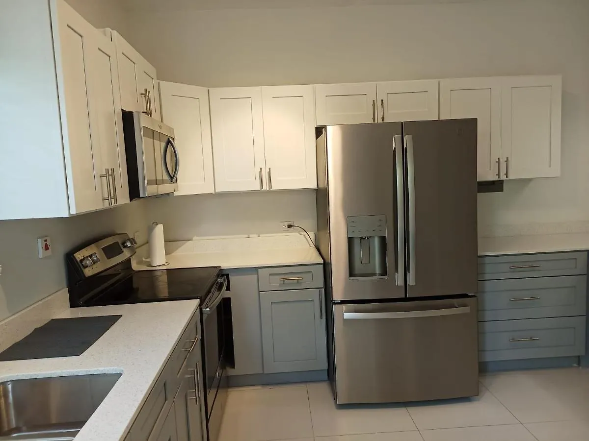 Luxury 2 Bedroom Rooftop Pool View Unit #3 Falmouth